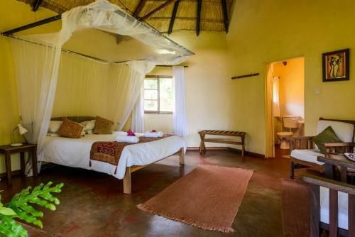 Hotel Makuzi Beach Lodge