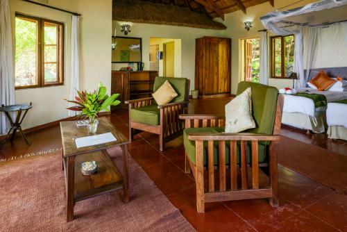 Hotel Makuzi Beach Lodge