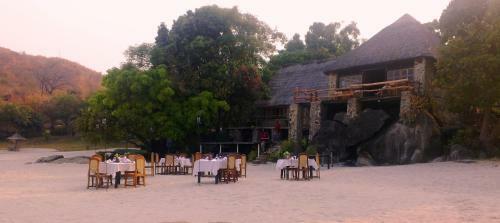 Hotel Makuzi Beach Lodge