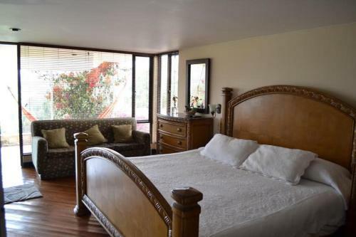 Hostal Miravalle Suites