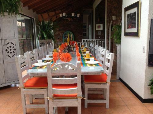 Hostal Miravalle Suites