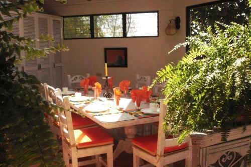 Hostal Miravalle Suites