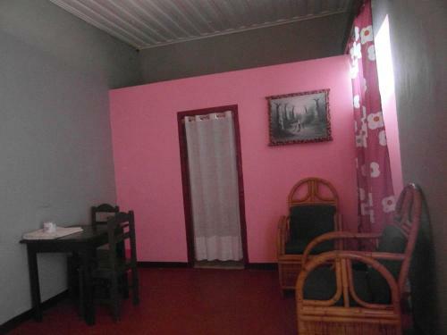 Hostal Three Palms Fianar