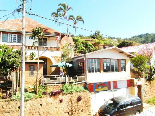 Hostal Three Palms Fianar