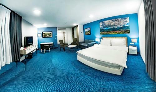 Central Hotel, Fitness And Spa