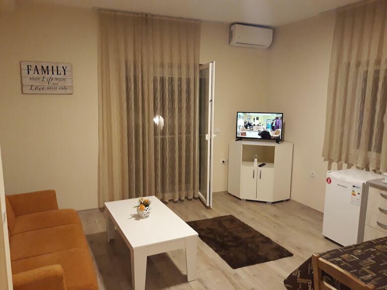 Hostal Vila & Apartments Matea