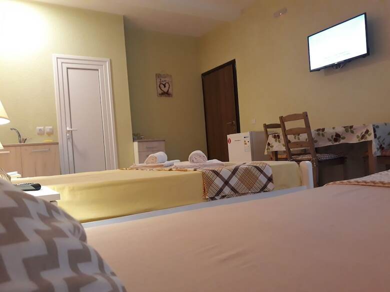 Hostal Vila & Apartments Matea