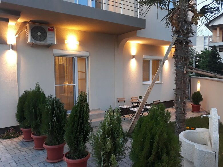 Hostal Vila & Apartments Matea