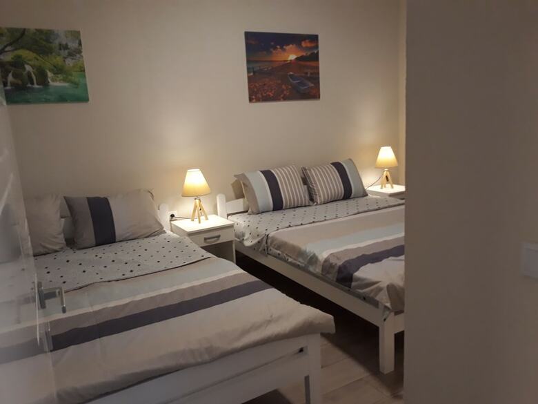 Hostal Vila & Apartments Matea