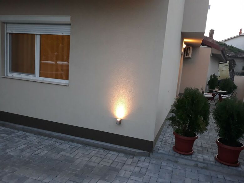 Hostal Vila & Apartments Matea