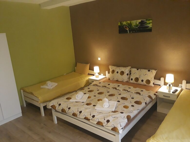 Hostal Vila & Apartments Matea