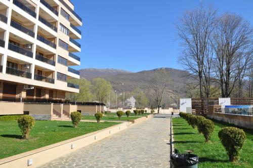 Komac Apart