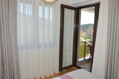 Komac Apart