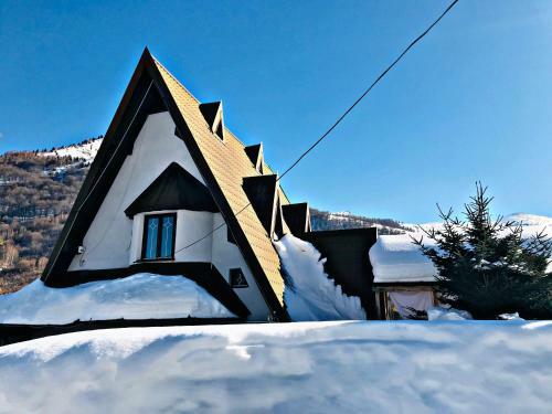Hostal Vila Damaja-pelister