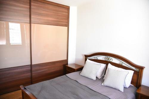 Quiet, Bright And Cozy Apartment Near The Center