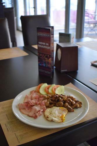 Radio Cafe Kanal 77 Hotel