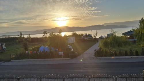 Sunrise Hotel & Camping