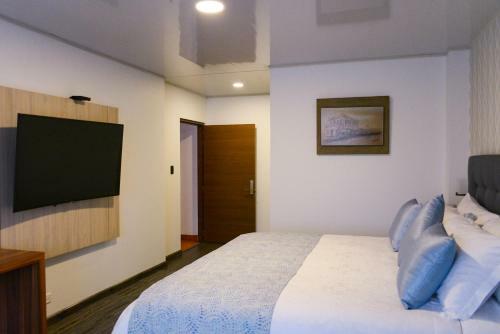 Hotel Cacique Real