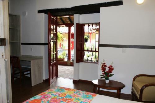 Hotel Cacique Real