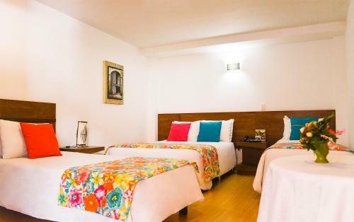 Hotel Cacique Real