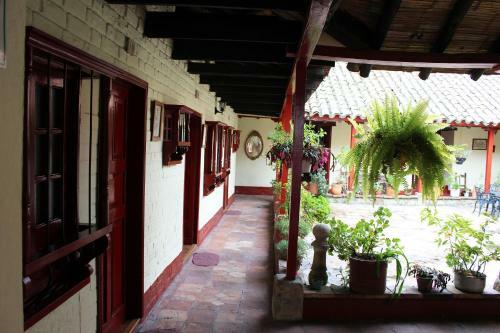 Hotel Cacique Real