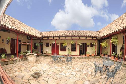Hotel Cacique Real