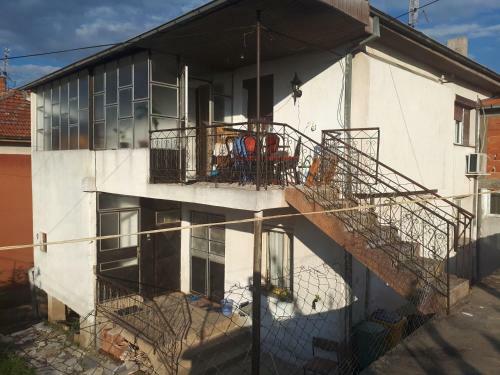 Hostal Iliovski Inn