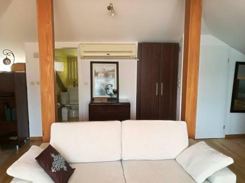 Hostal Jovevi Apartments