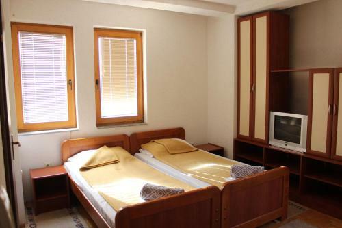 Elbini Apartments