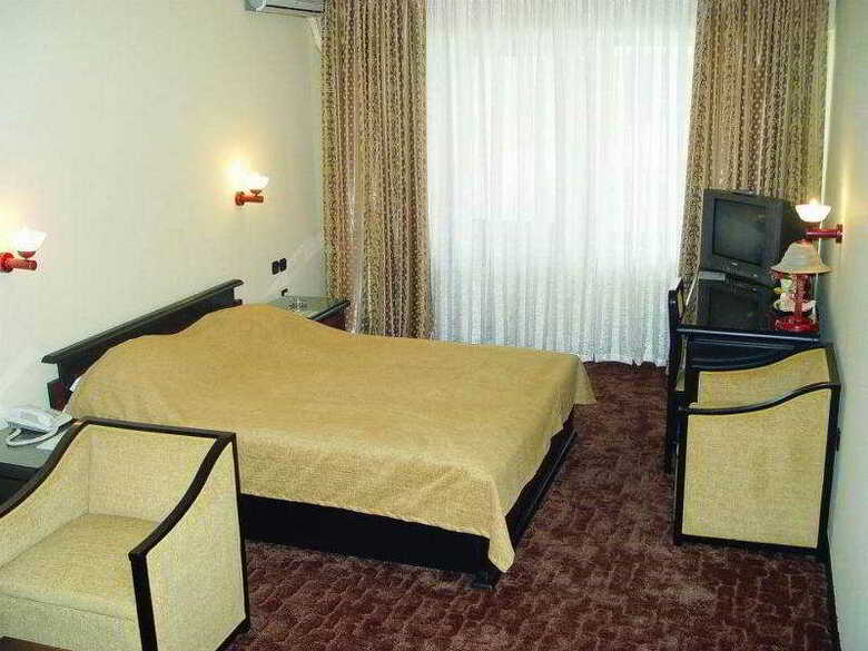 Hotel Petrol Company