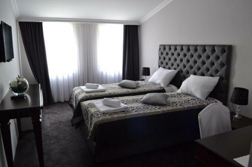 Hotel Emi