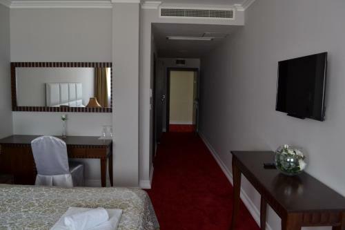 Hotel Emi