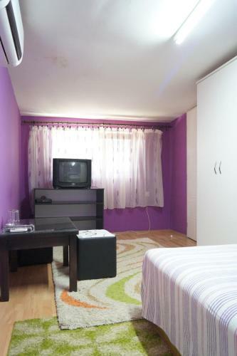 Hostel Restoran Slon