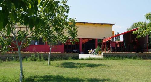 Hostel Restoran Slon