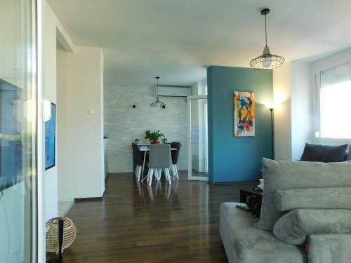 Luna Apartments