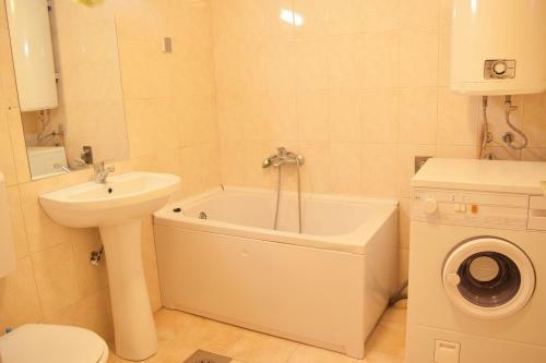 Two Bedroom Apartment Near Centre