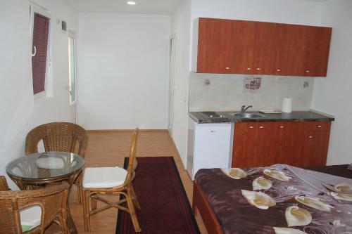 City Inn Beach Apartments