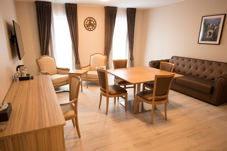 Gulliver Tower Hotel