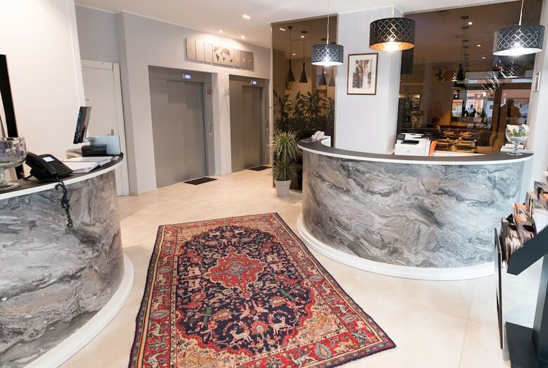 Gulliver Tower Hotel