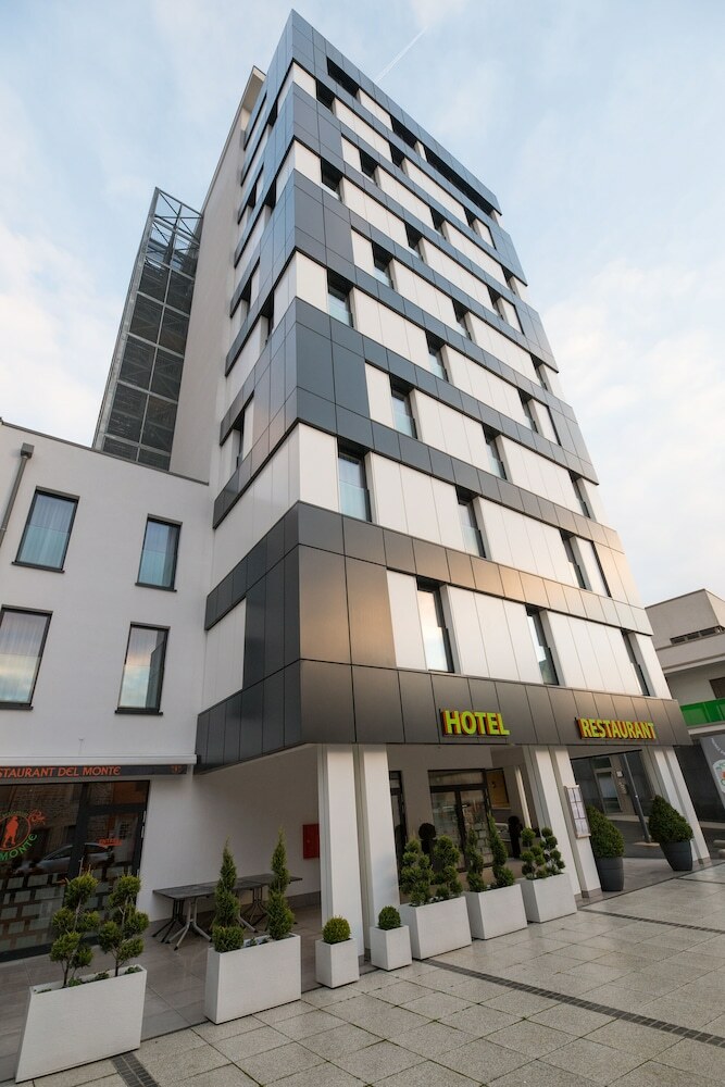 Gulliver Tower Hotel