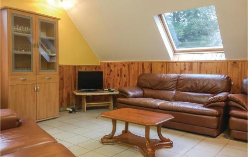 Six-bedroom Holiday Home In Dirbach