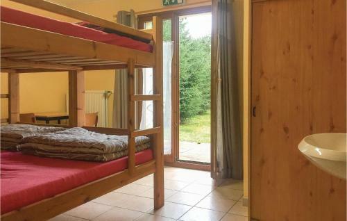 Six-bedroom Holiday Home In Dirbach