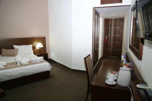 Douma Hotel
