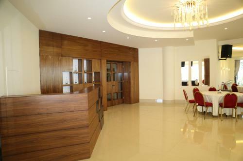 Douma Hotel