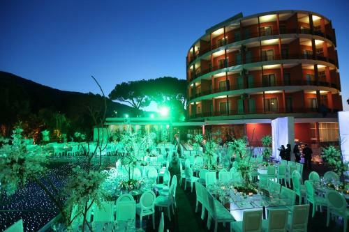 Douma Hotel