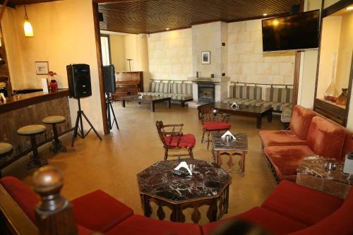 Douma Hotel
