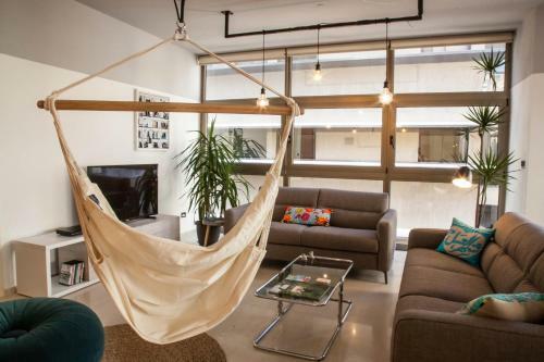 Gemmayze 1bd Apartment