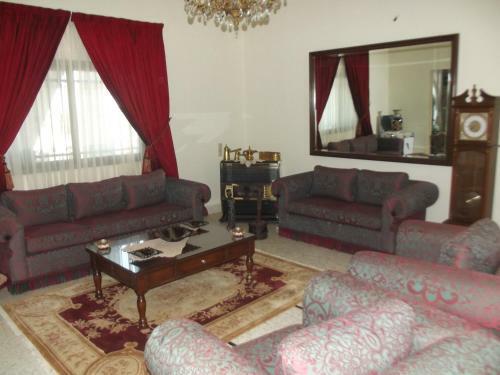 Hostal Mresty Guest House