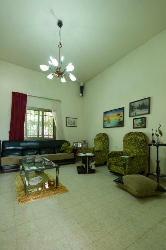 Hostal Mresty Guest House