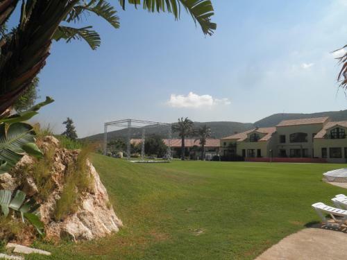 Hotel Batroun Village Club